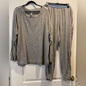 Women’s size 18/20 gray PJ 2pc set from Lane Bryant - Sleep by Cacique used